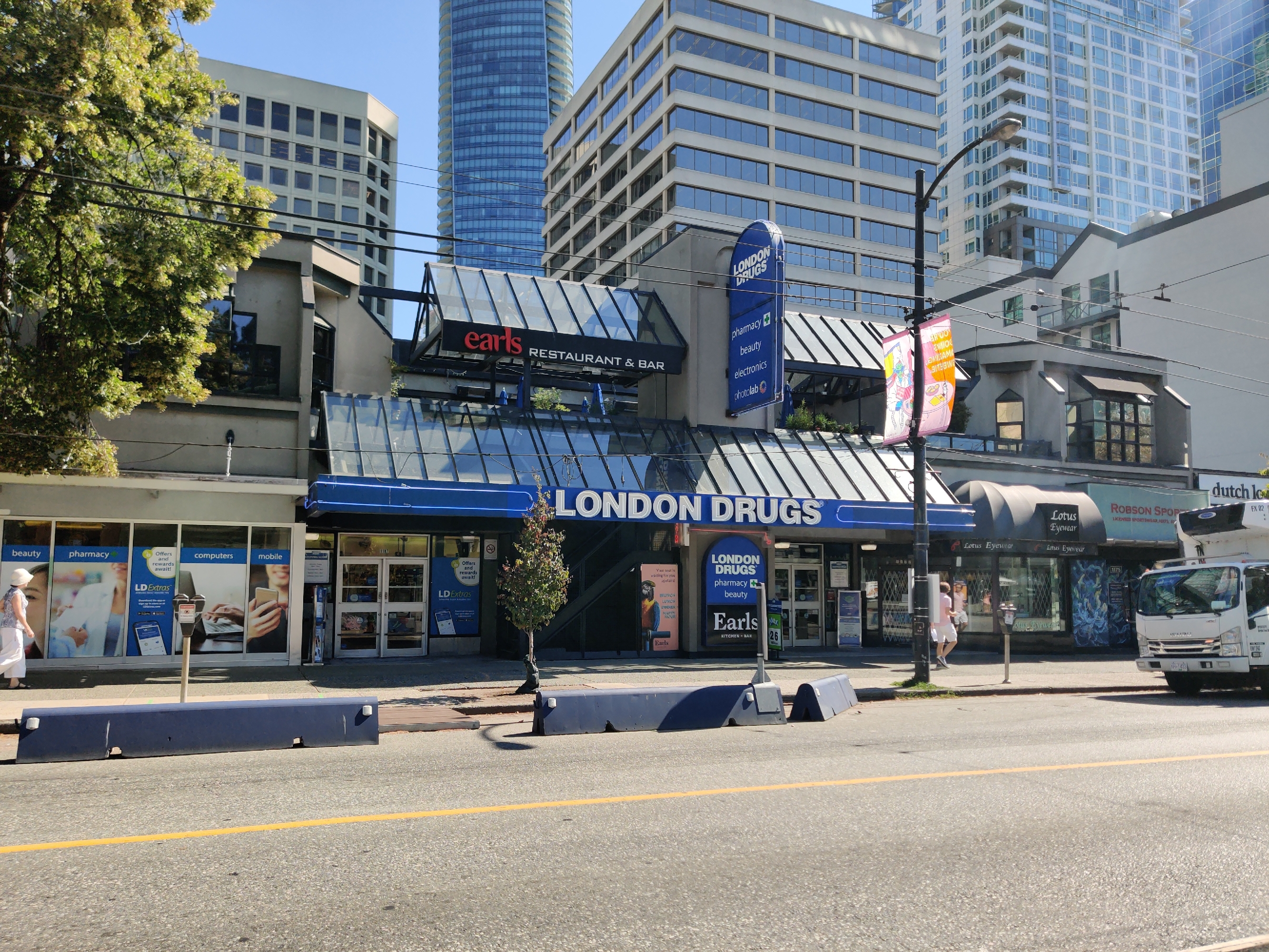 Virtual Store Tour London Drugs In Vancouver   London Drugs 019 3524312 Q01 001 HY9P7 